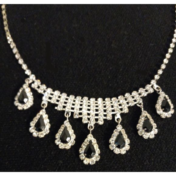 Elegant Romance 3 Piece Silver Tone Necklace Set Matching Bracelet and Earings - Picture 6 of 11